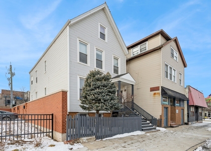2818 N Ashland Avenue - Photo 1