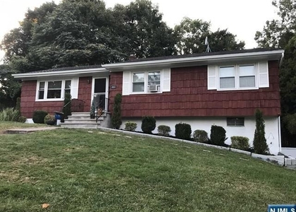 403 Longview - Photo 1