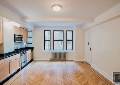 East 68 Street - Photo 1