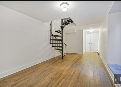 East 25 Street - Photo 1