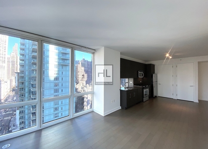 Fifth Avenue - Photo 1