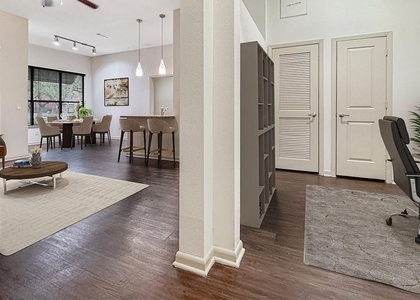 400 Mcgowen Street - Photo 1