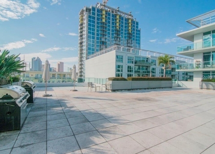 912 Channelside Drive - Photo 1