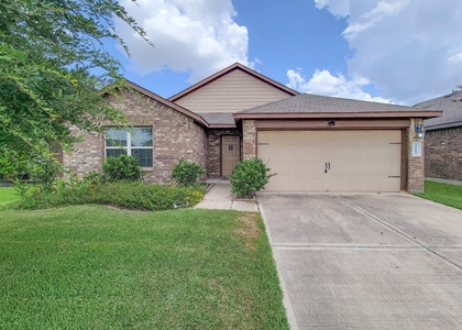 29614 Breakwater Drive - Photo 1
