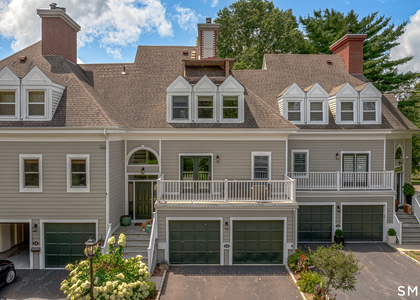 450 Center Street - Photo 1