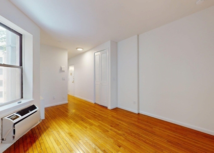 1441 York Avenue - Photo 1