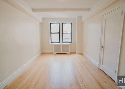 East 68 Street - Photo 1