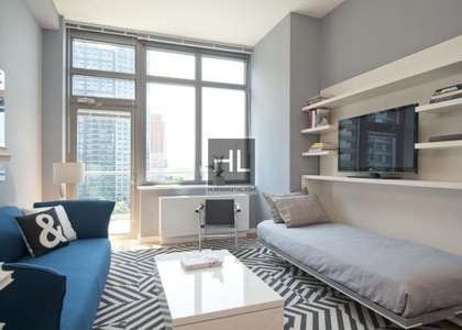 Center Boulevard - Photo 1