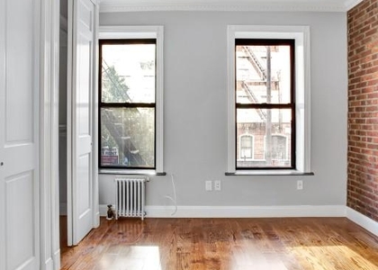 Avenue B - Photo 1