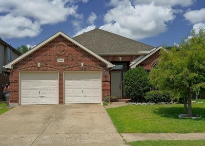 7015 Hillwood Drive - Photo 1