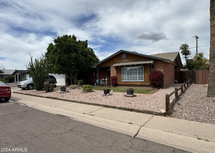 8542 E Windsor Avenue - Photo 1