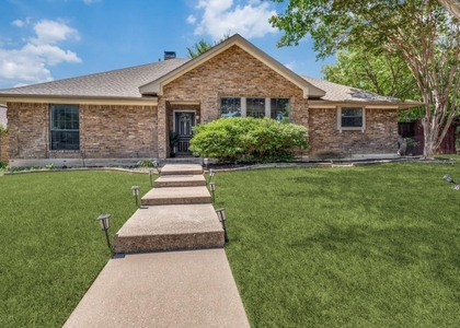 4300 Driftwood Drive - Photo 1