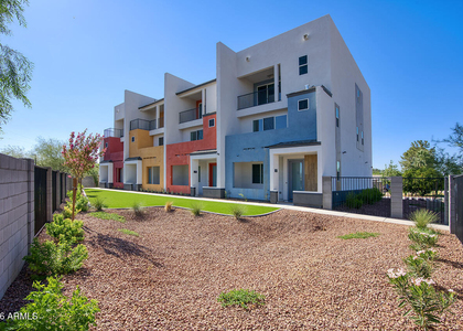 4506 N 10th Street - Photo 1