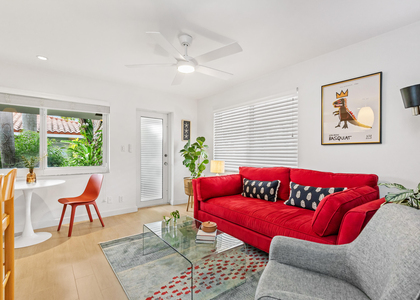 615 Ne 10th Avenue - Photo 1