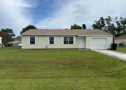 2831 Se Leigh Avenue - Photo 1