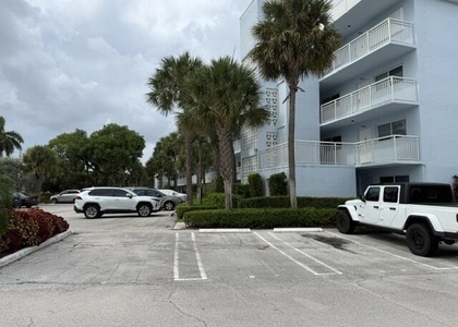 2010 S Federal Highway - Photo 1