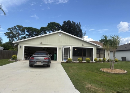 1641 Se Clearmont Street - Photo 1