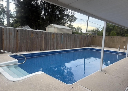 1641 Se Clearmont Street - Photo 1