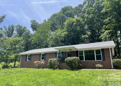540 Carolyn Lane - Photo 1