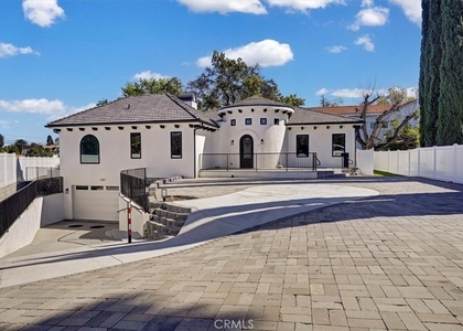 5520 Woodlake - Photo 1