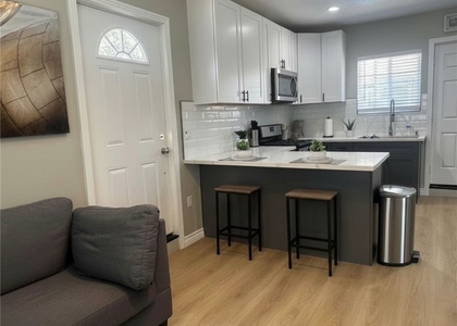 401 N Rennell - Photo 1