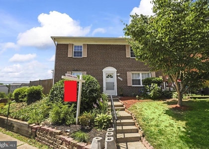 9904 Hagel Circle - Photo 1