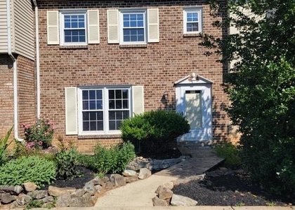 4517 N Hedgerow Drive - Photo 1
