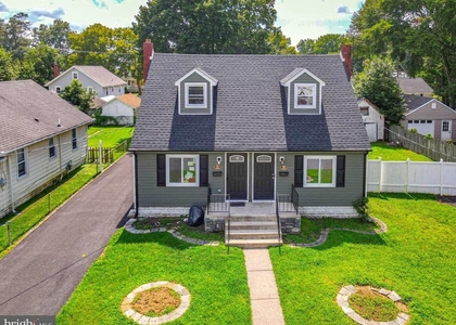 21 21 & 23 Harding Avenue - Photo 1