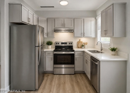 614 4th Street N - Photo 1