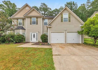 179 Holbrook Drive - Photo 1