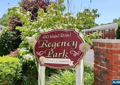 59 Regency - Photo 1