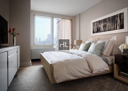 West 42nd Street - Photo 1