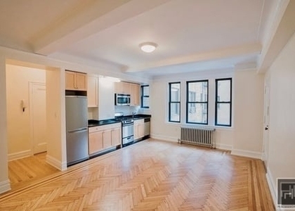 East 68 Street - Photo 1