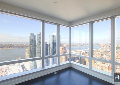 10th Avenue - Photo 1