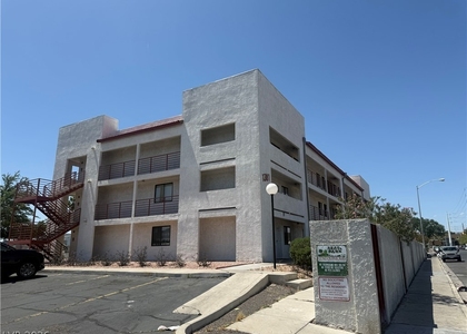 1381 E University Avenue - Photo 1