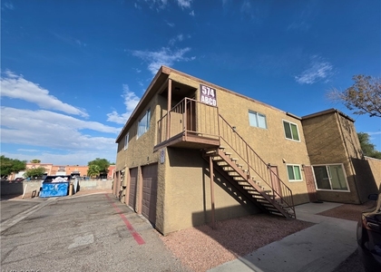 574 Roxella Lane - Photo 1