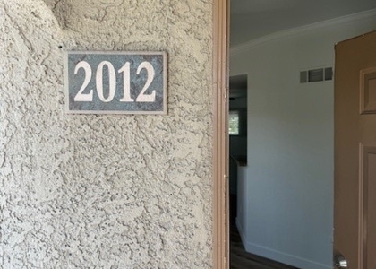 4400 S Jones Boulevard - Photo 1