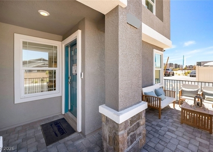 914 Rosy Starling Street - Photo 1