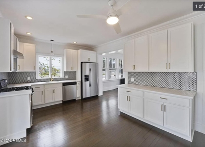64 Shrewsbury Avenue - Photo 1