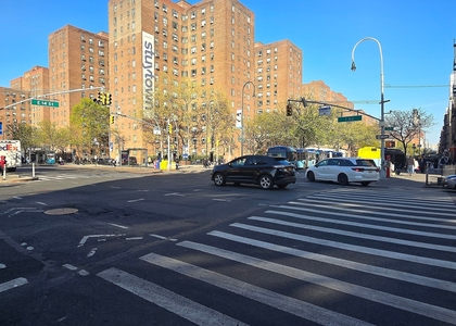 East 14 Street - Photo 1