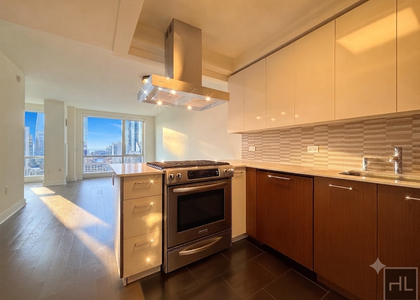 West 42nd Street - Photo 1