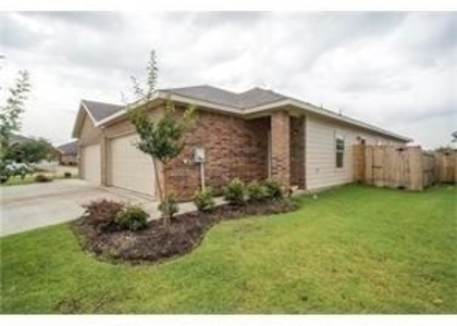 416 Canvas Court - Photo 1