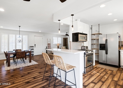6719 E 2nd Street - Photo 1