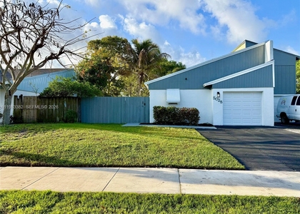5028 Nw 6th Street - Photo 1