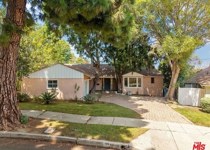 9149 Hillsboro Drive - Photo 1
