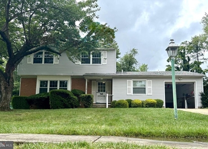 1104 Hudson Avenue - Photo 1