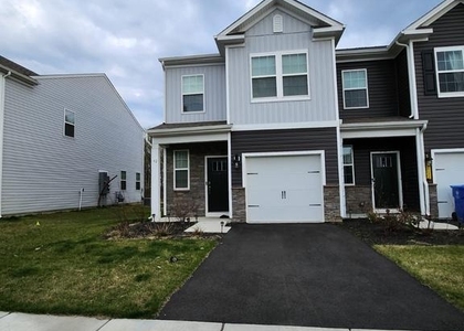 92 Peregrine Way - Photo 1