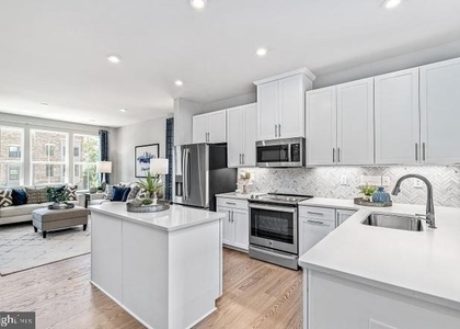 837 Lennox Street - Photo 1