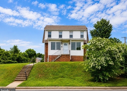 2851 Robinson Place Se - Photo 1