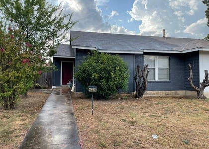 16024 Windermere Dr - Photo 1